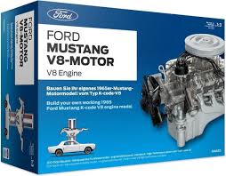 Ford Mustang V8 motor1:3