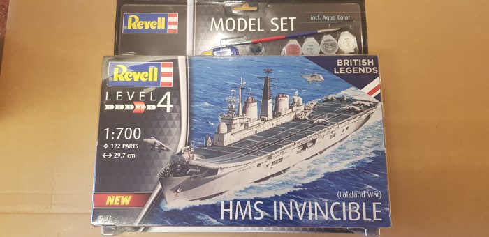 Revell 65172 HMS Invincible incl lijm verf kwastje